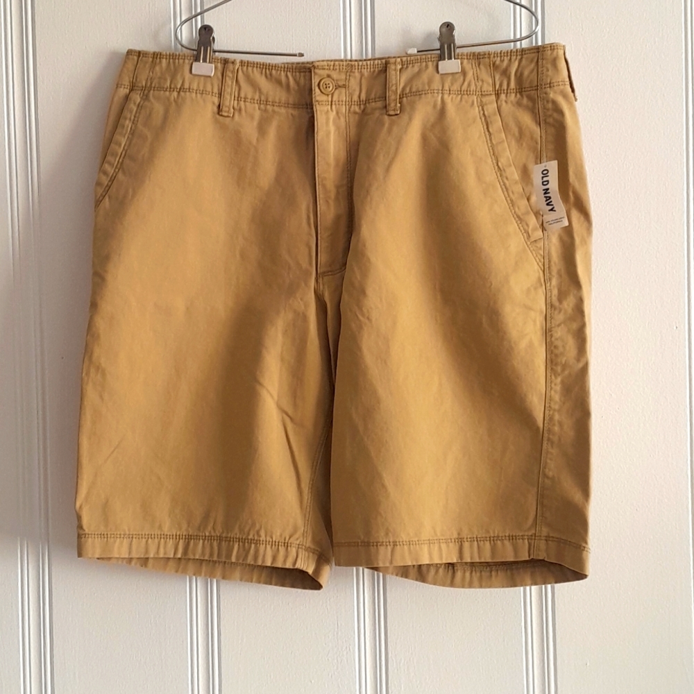 Old Navy Tan shorts Men Sz 36(New)